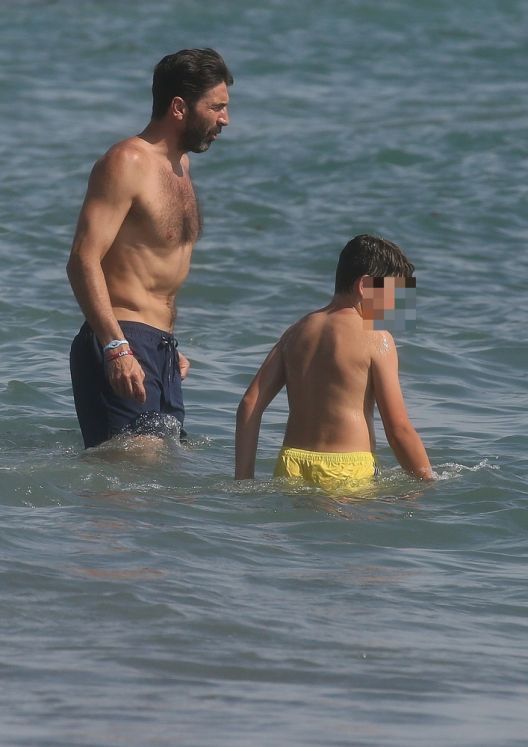 Buffon na plaži mamio ženske poglede