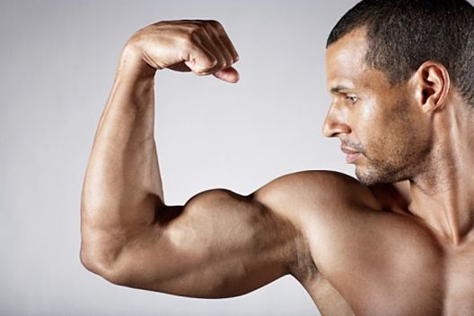 5 prednosti dizanja manjih težina tegova