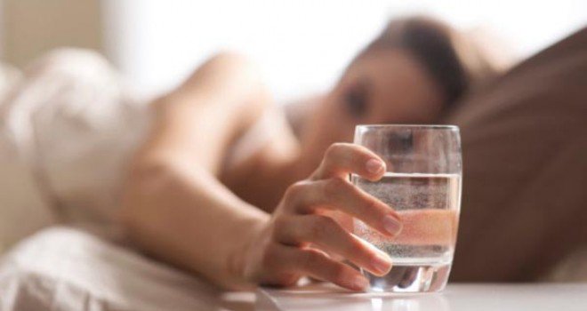 6 situacija kad je loše piti vodu