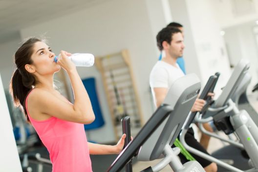 6 situacija kad je loše piti vodu