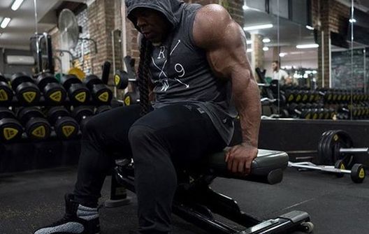 Kako Kai Greene vježba svoje monstruozne listove? Kako Kai Greene vježba svoje monstruozne listove?