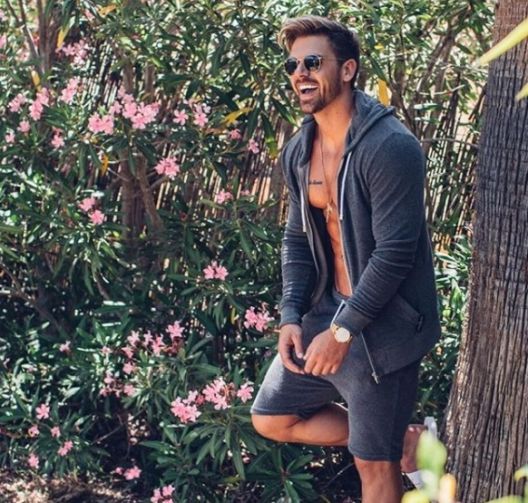 On je miljenik žena koji je osvojio Instagram