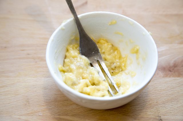 Trikovi s korom od banane za oslobađanje od akni Trikovi s korom od banane za oslobađanje od akni