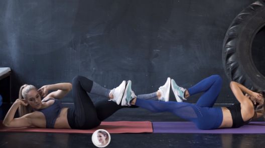 Vježbanje s partnerom: Najbolje vježbe za stomak