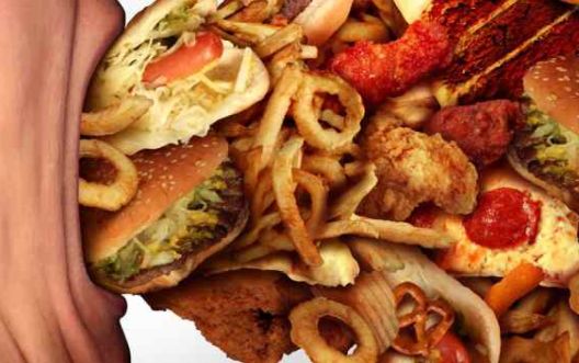 5 načina kako prejedanje nanosi štetu vašem tijelu