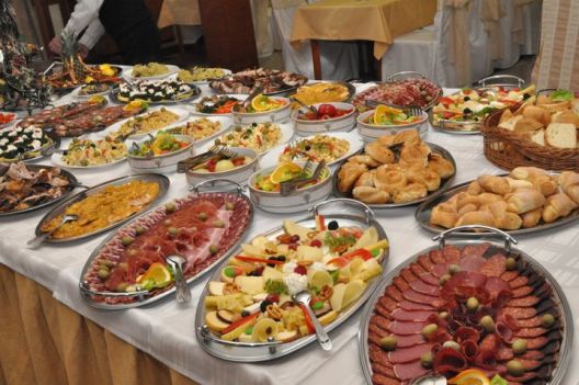 Ovih 5 jela izbjegavajte da jedete u restoranu!