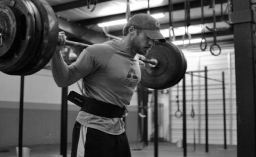 Istinski razlozi zašto su vam bicepsi i dalje mali
