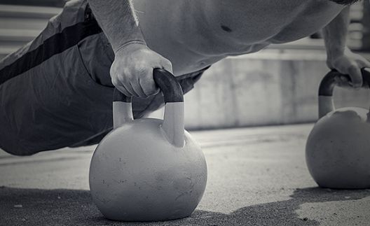 Uništite salo za 10 minuta vježbi s kettlebellom Uništite salo za 10 minuta vježbi s kettlebellom