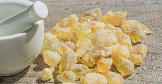 Kada se prehladite, utrljajte ovo ulje u vrat