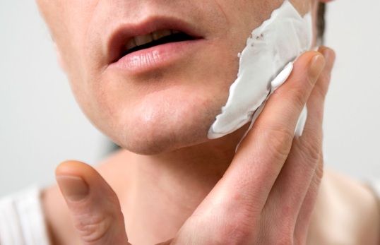 Kako se treba brijati ako imate akne?