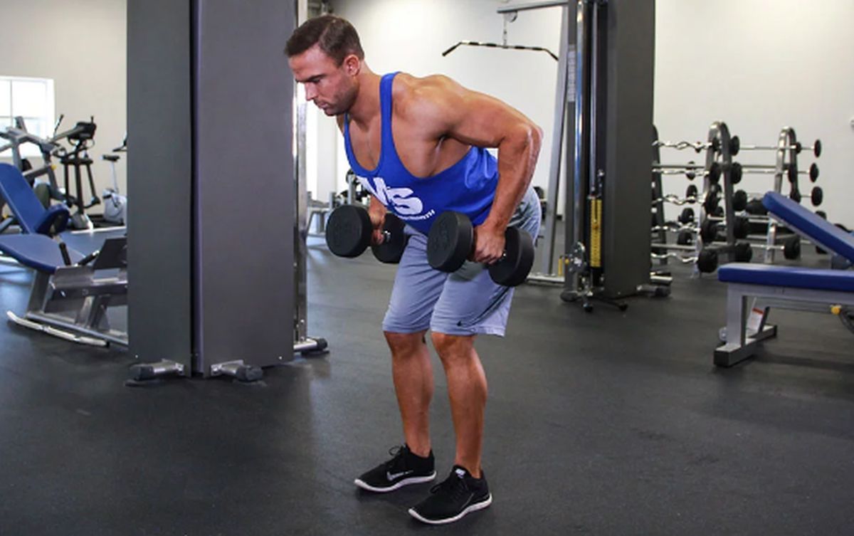 Kućni trening program: 8 vježbi sa samo dva ručna tega