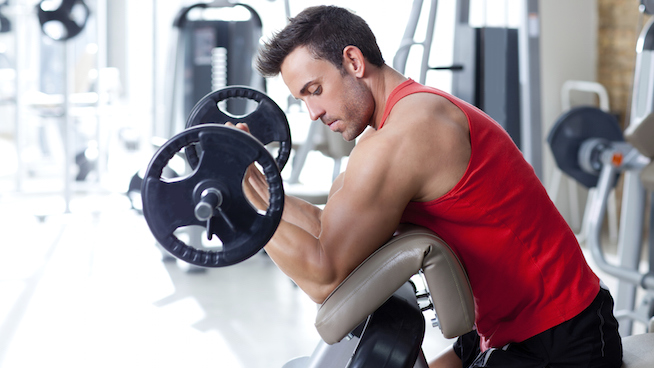 Aktivacija sva tri polja: Trening bicepsa u maniru najvećih znalaca