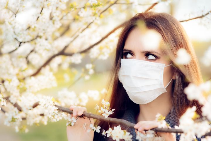 Kako prikriti znakove proljetnih alergija šminkom