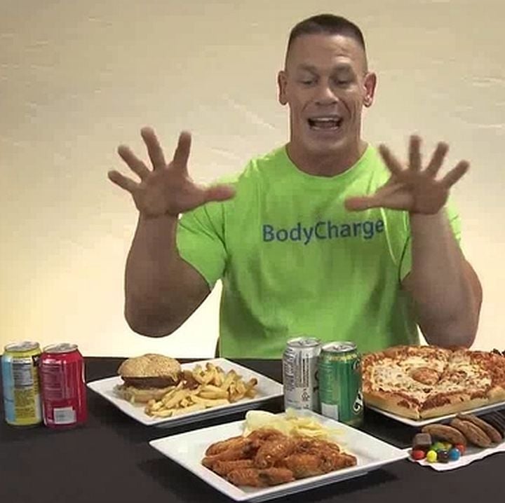John Cena i njegova kombinacija treninga s ishranom John Cena i njegova kombinacija treninga s ishranom