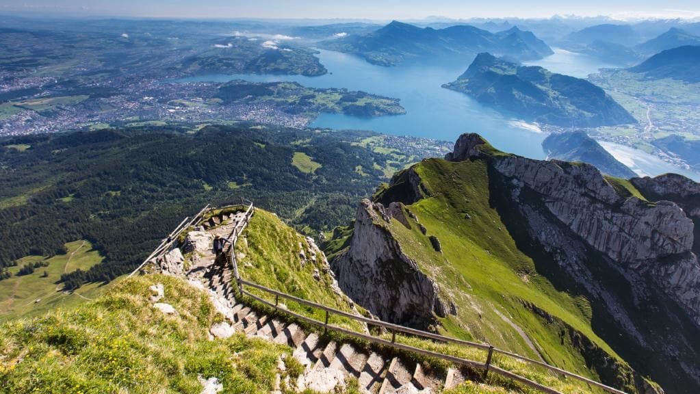 Deset najzdravijih zemalja svijeta i razlozi zašto njihovo stanovništvo najduže živi Deset najzdravijih zemalja svijeta i razlozi zašto njihovo stanovništvo najduže živi