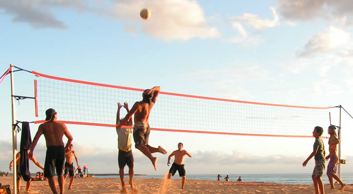 10 iznenađujućih zdravstvenih prednosti odbojke na pijesku