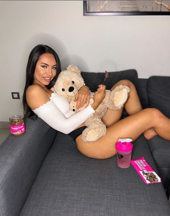 Atraktivna trenerica otkrila više o svom fitness putovanju