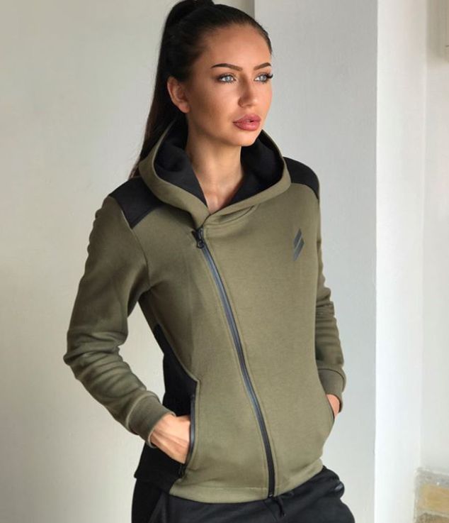 Atraktivna trenerica otkrila više o svom fitness putovanju