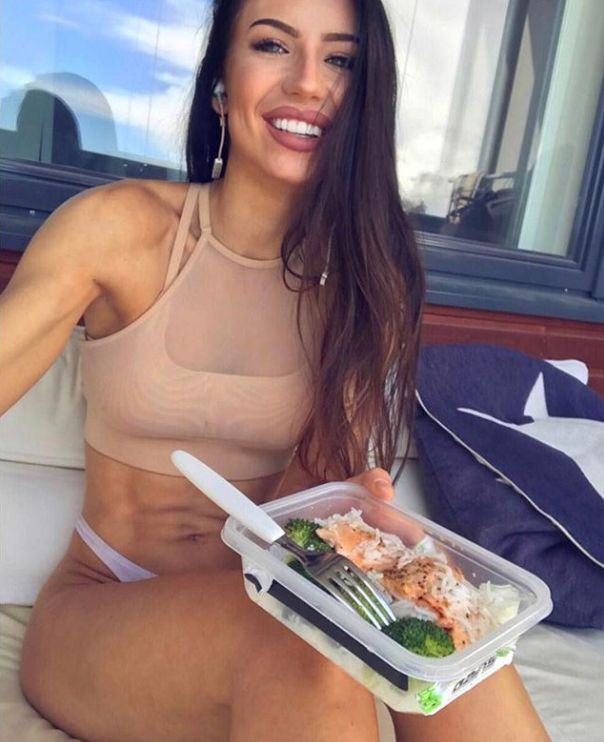 Atraktivna trenerica otkrila više o svom fitness putovanju