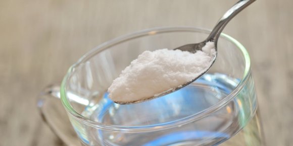 Kako se riješiti neugodnog zadaha od luka prirodnim putem?