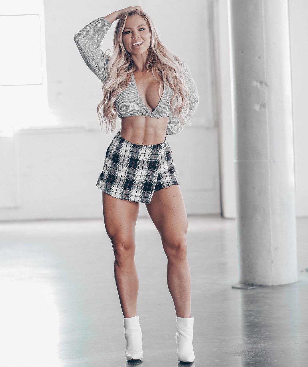Lauren Drain je najzgodnija medicinska sestra s nevjerovatnom životnom pričom