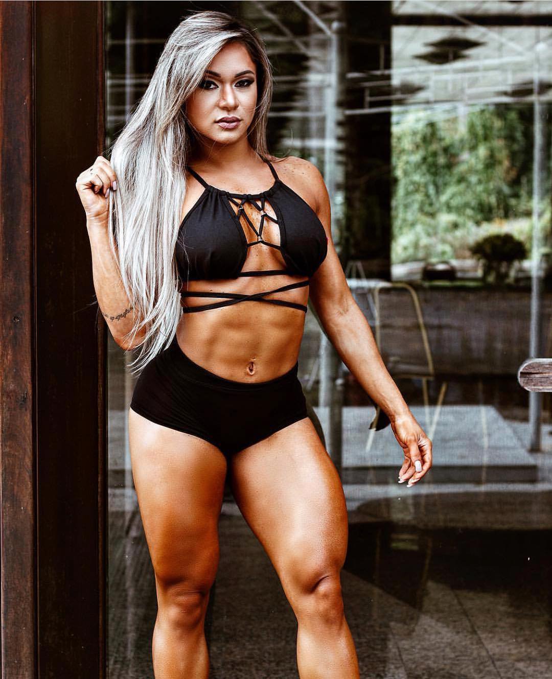 Atraktivna Susana ima bicepse zbog kojih bi se mnogi muškarci posramili