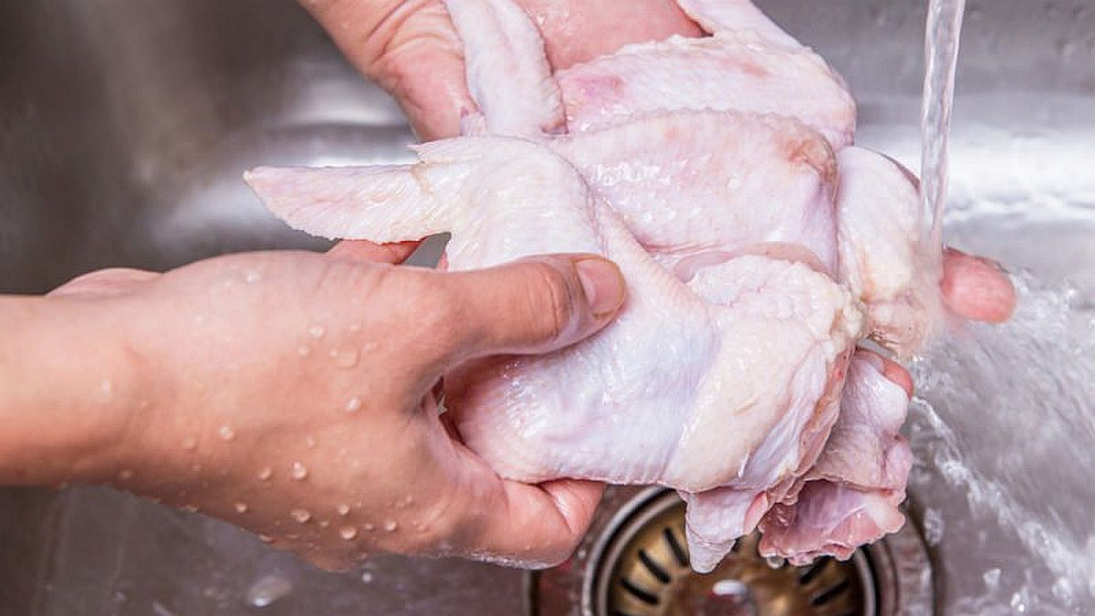 Namirnice koje nipošto ne bi trebali prati prije kuhanja Namirnice koje nipošto ne bi trebali prati prije kuhanja