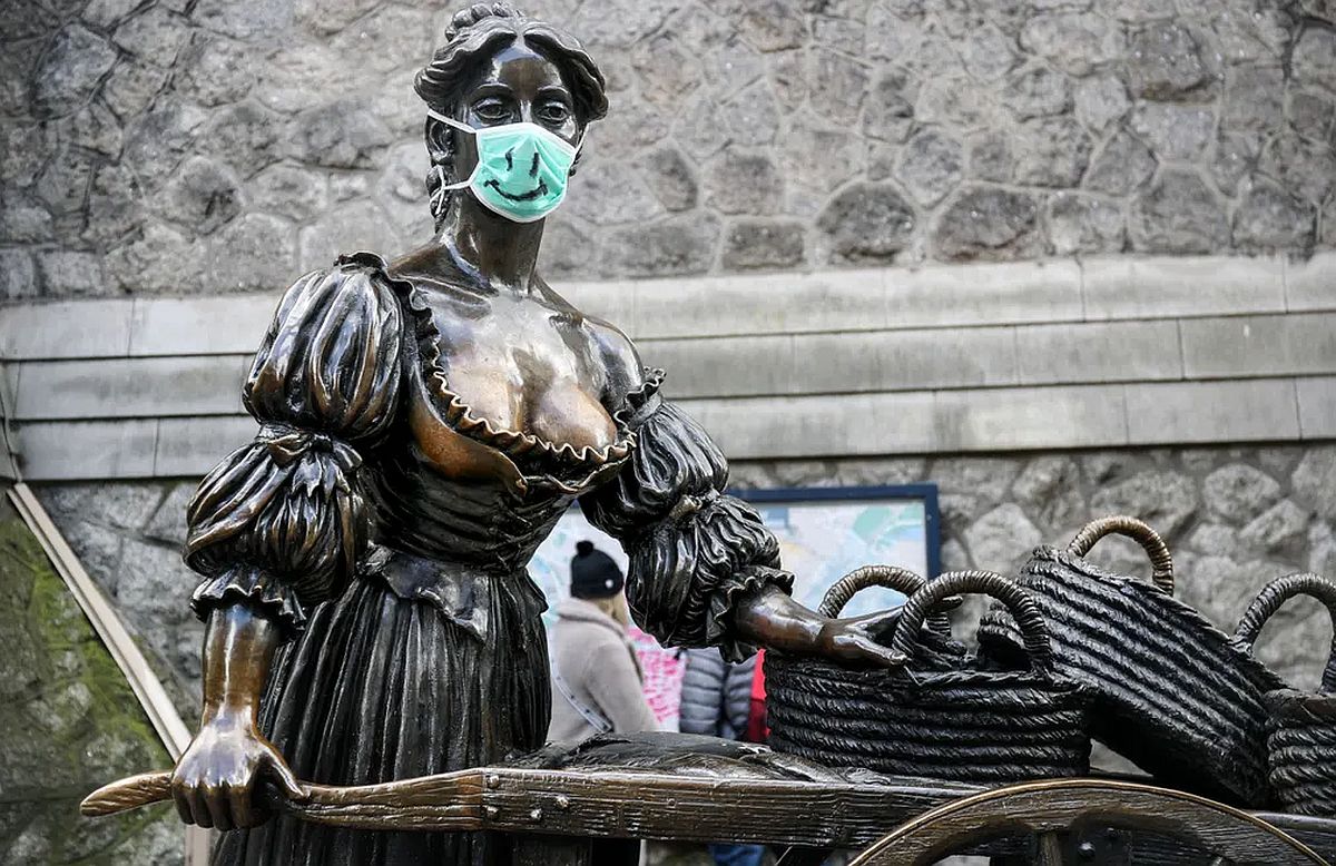 Evo kako su građani zaštitili statue širom svijeta od koronavirusa