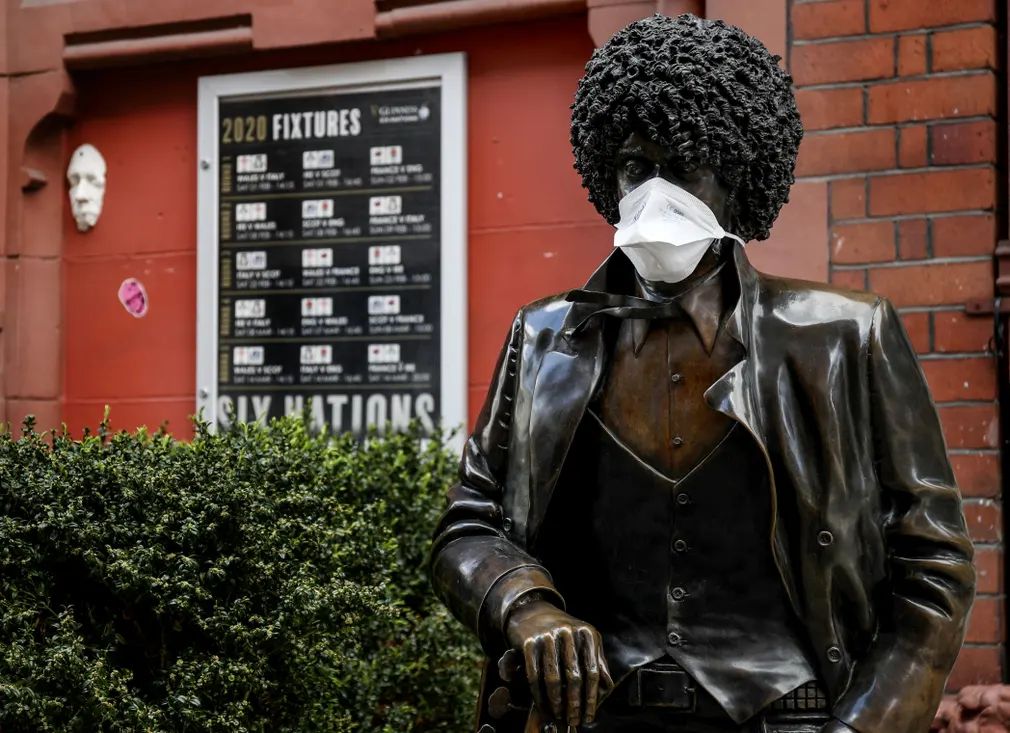 Evo kako su građani zaštitili statue širom svijeta od koronavirusa