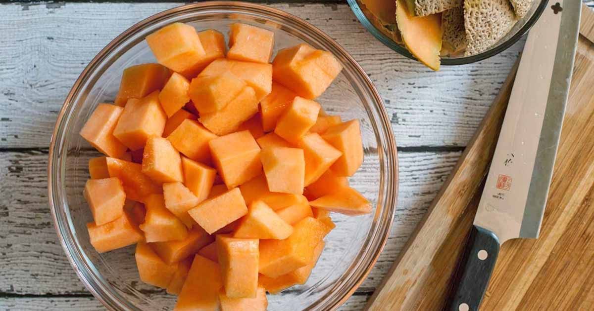 Dinja: Savršen izbor za zdravlje, ali i ukoliko želite da izgubite višak kilograma Dinja: Savršen izbor za zdravlje, ali i ukoliko želite da izgubite višak kilograma