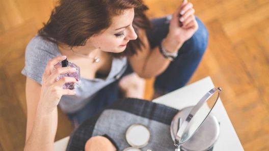 Kako pravilno nanijeti parfem?