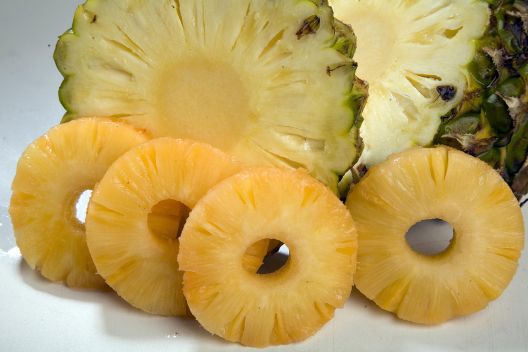 Ananas: Voće koje zaslužuje češće konzumiranje Ananas: Voće koje zaslužuje češće konzumiranje