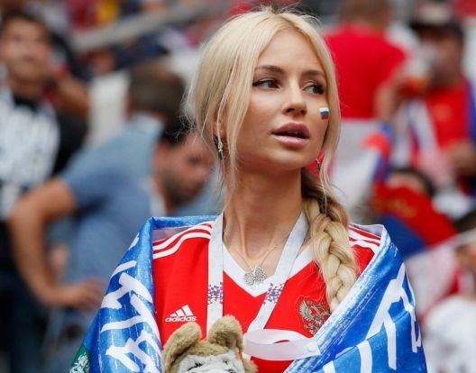 Zašto su FIFA-i smetale ljepotice na tribinama?