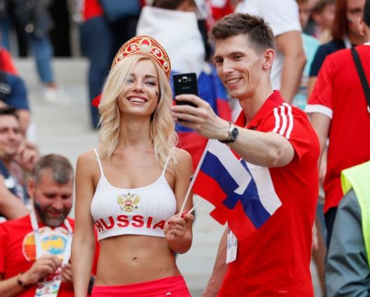 Zašto su FIFA-i smetale ljepotice na tribinama?