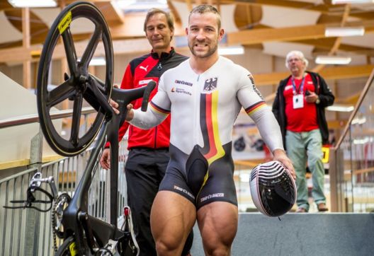 Quadzilla: Biciklista sa nestvarno velikim nogama