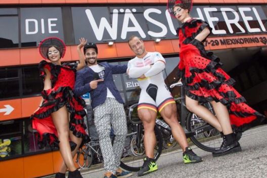 Quadzilla: Biciklista sa nestvarno velikim nogama